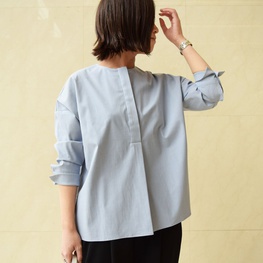 82-4823 COTTON fitty shark  ラウンドネックプルオーバー